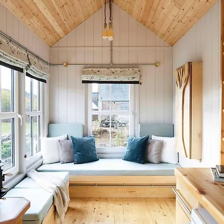 Aileen - Unique Tiny House With Wood Fired Roll Top Bath In Heart Of The Cairngorms Ballater Exterior photo