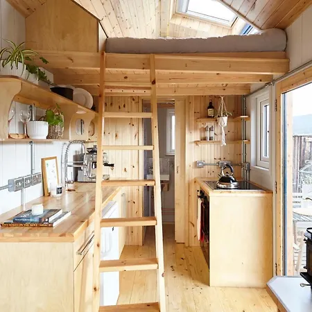 Aileen - Unique Tiny House With Wood Fired Roll Top Bath In Heart Of The Cairngorms Ballater Exterior photo