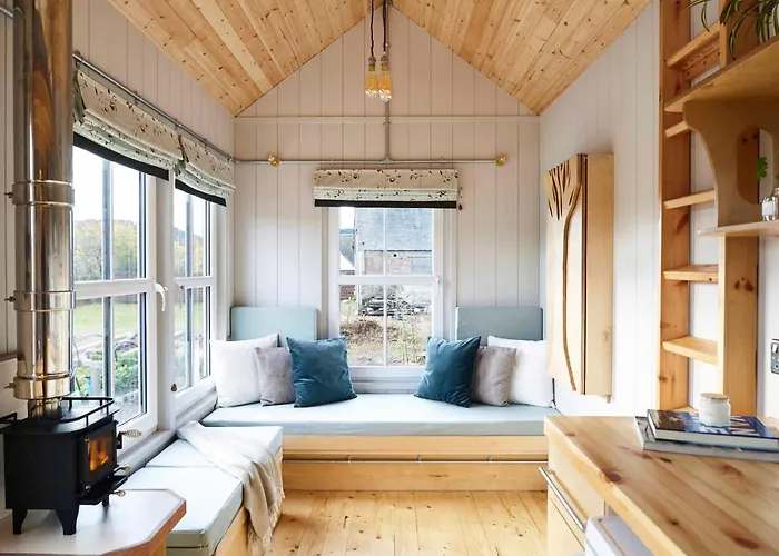 Aileen - Unique Tiny House With Wood Fired Roll Top Bath In Heart Of The Cairngorms