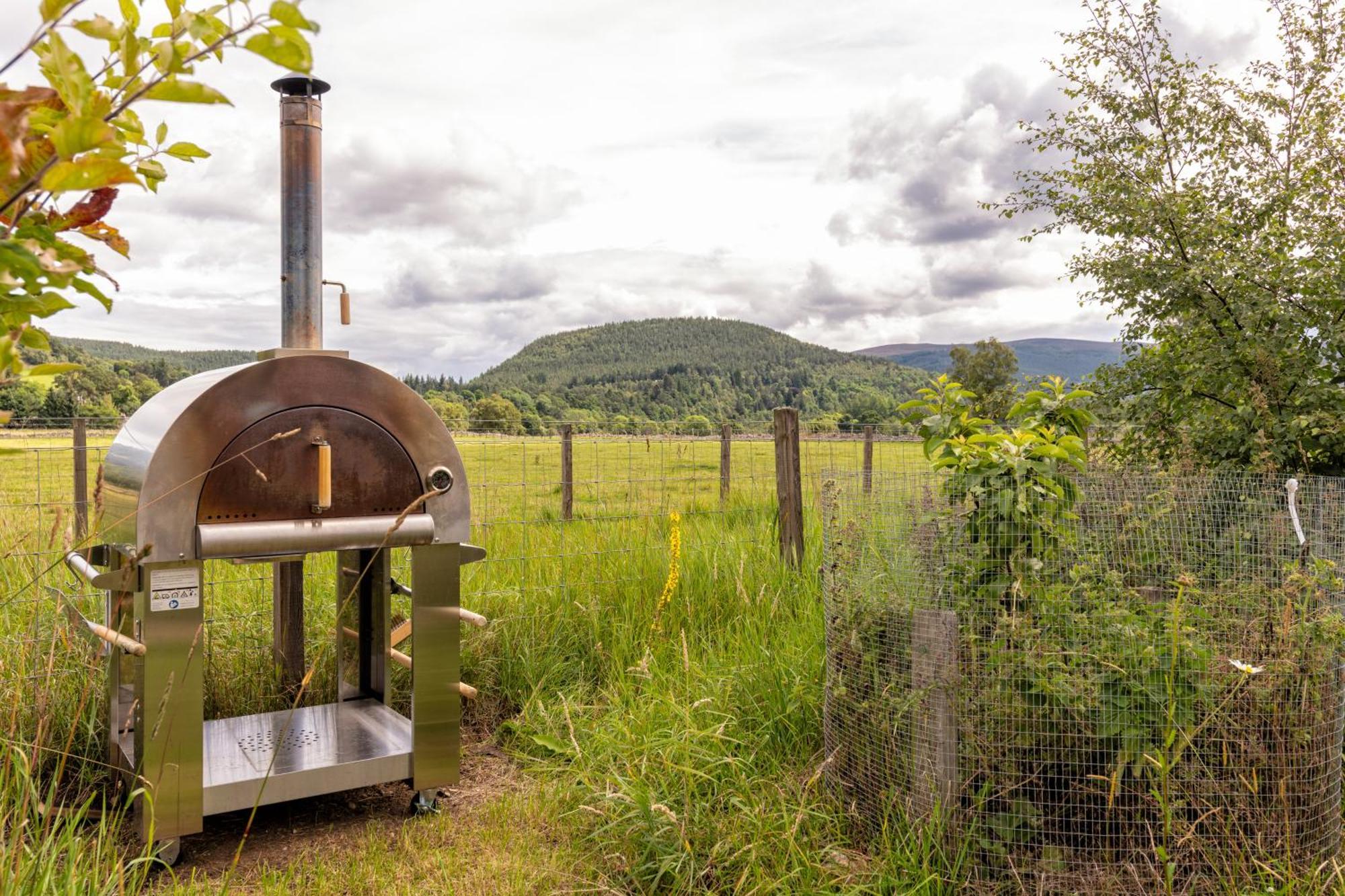 Aileen - Unique Tiny House With Wood Fired Roll Bath In Heart Of The Cairngorms Holiday home
